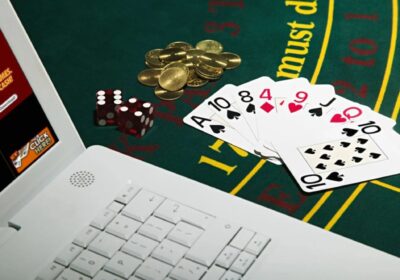 What is the battle for players when it comes to online slots?
